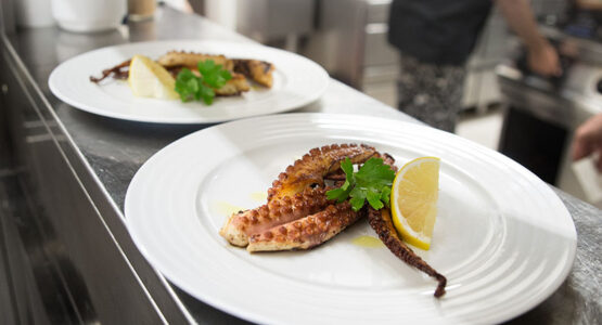 Posuda-premium-klassa-aqua-gastromagazin
